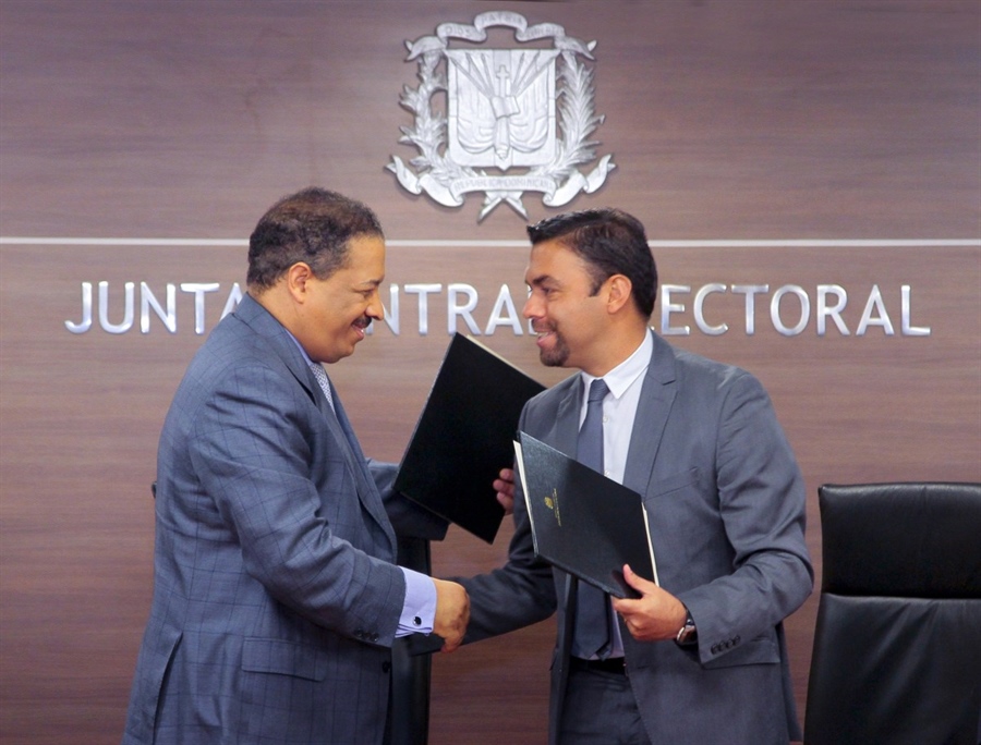 JCE firma convenio con Ecuador para aplicar "Voto en Casa" en República Dominicana
