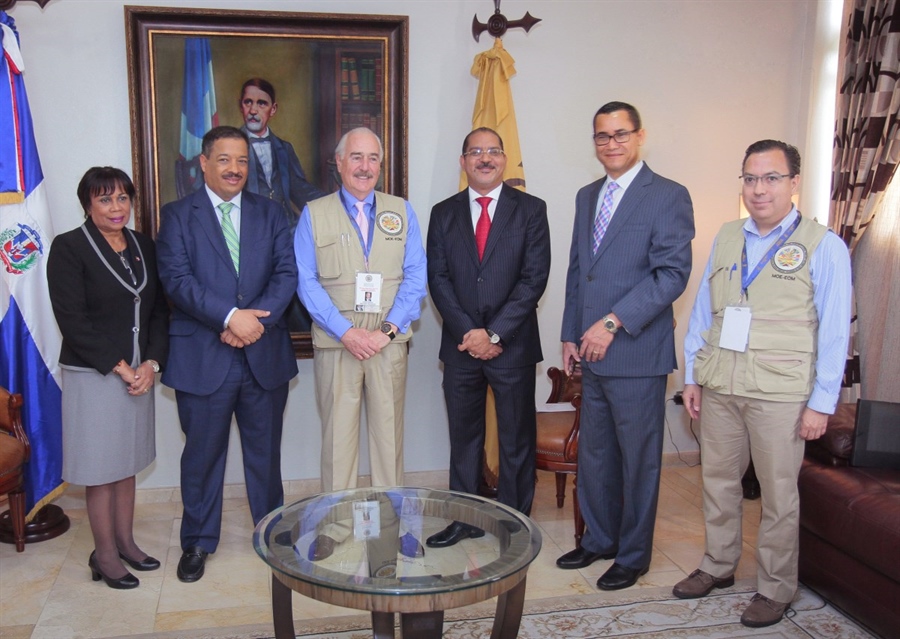 La JCE recibe misión oficial de la OEA
