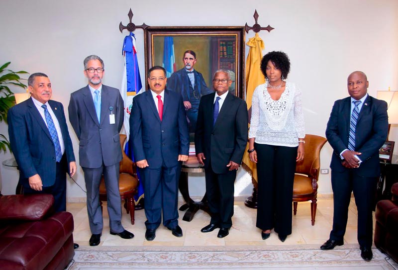Embajador de Haití y Presidente JCE se reúnen