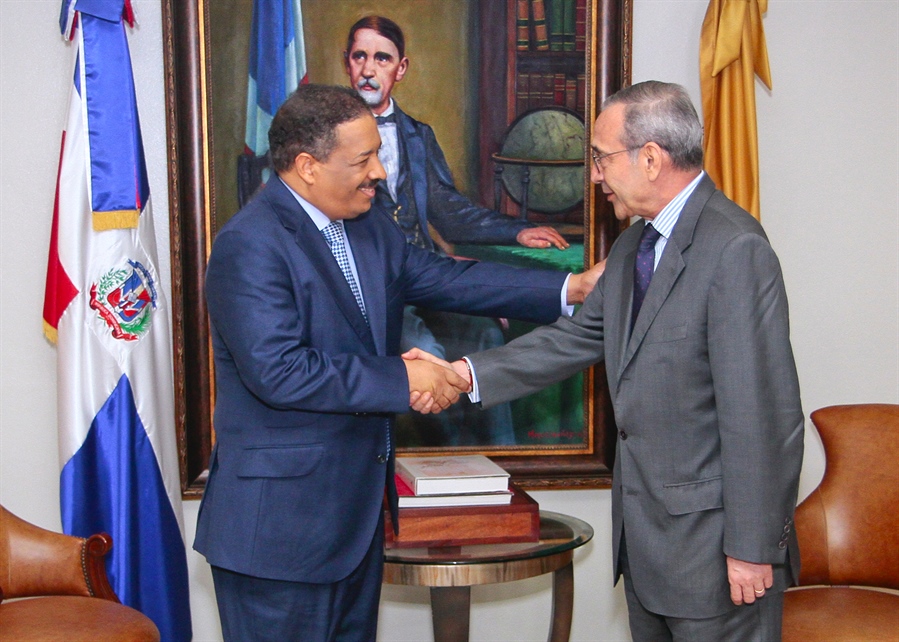 Rosario Márquez recibió la visita del excelentísimo embajador de los Estados Unidos Mexicanos, señor Carlos Tirado Zavala
