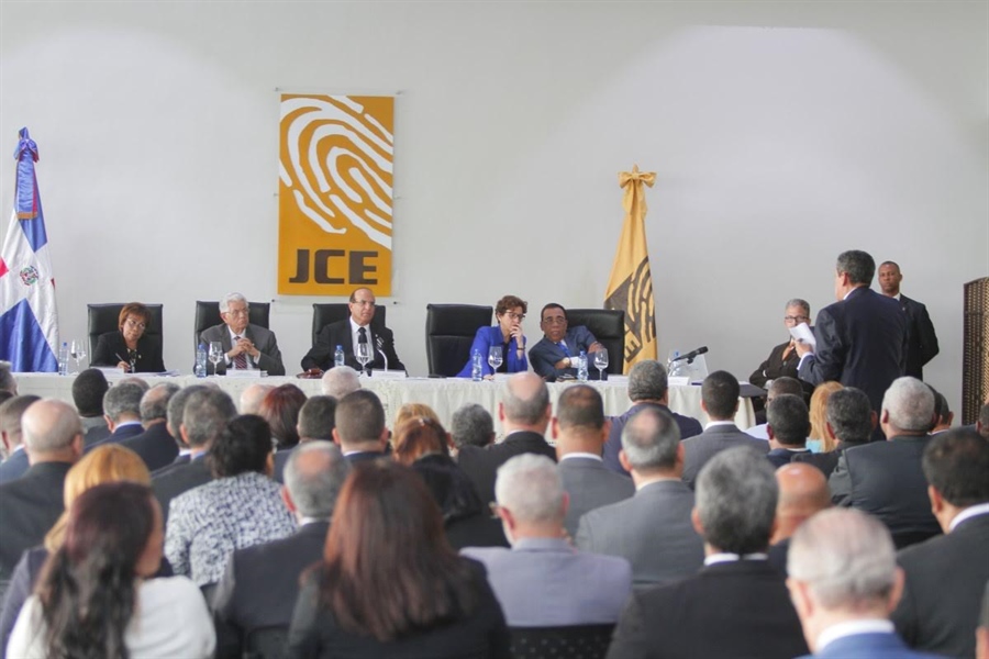 Pleno de la JCE celebra Audiencia Pública con delegados de los Partidos Políticos