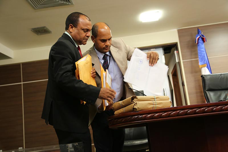 Comisión Licitaciones JCE realiza apertura propuestas económicas adquisición equipos automatización de escrutinios elecciones 2016