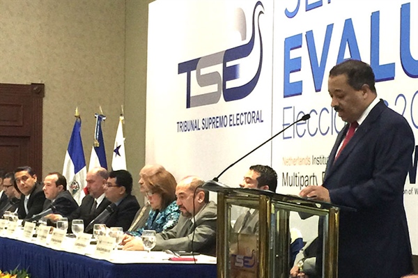 En El Salvador Rosario Márquez recuerda creación y garantías de derechos tienen costos económicos