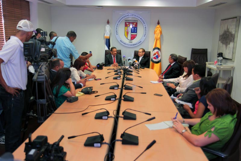 Presidente JCE gestiona con Mons. Agripino Núñez Collado motorizar aprobación Leyes Partidos Políticos y Reforma Electoral