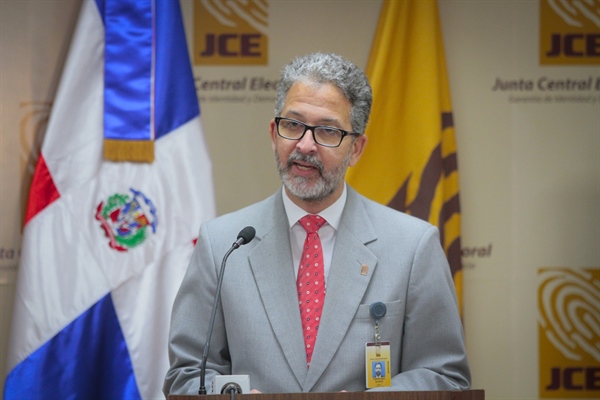 DECISIÓN DEL PLENO DE LA JCE SOBRE DENUNCIAS RELATIVAS AL PROCESO ELECTORAL 2016