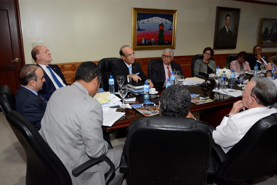 Pleno JCE, encabezado por su Presidente, Julio César Castaños Guzmán, se reúne con Comisión de Justicia y Derechos Humanos del Senado