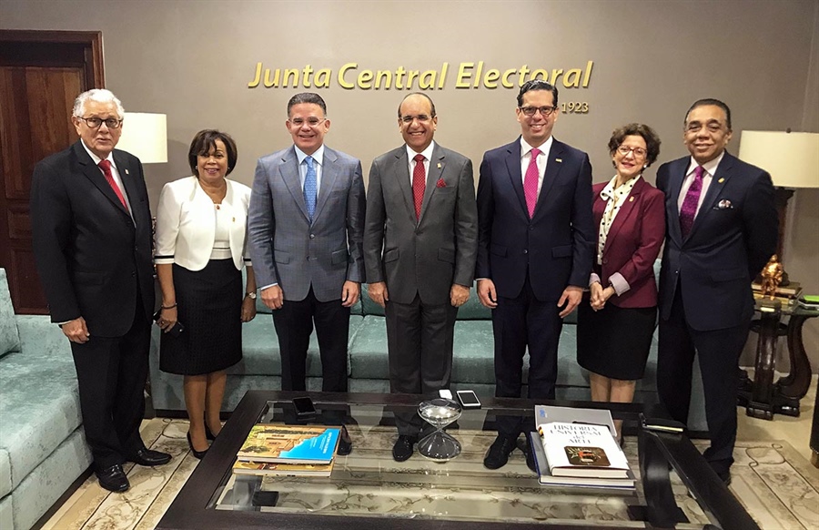 Miembros Titulares de JCE reciben visita del CONEP