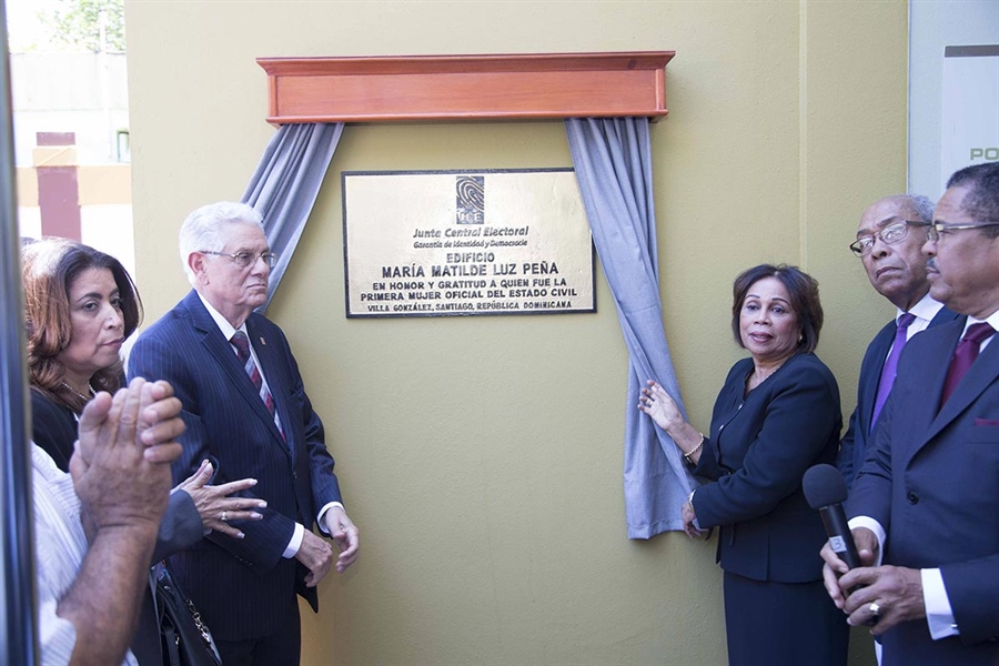 JCE designa edificio de Villa González con el nombre de María Matilde Luz Peña de Infante