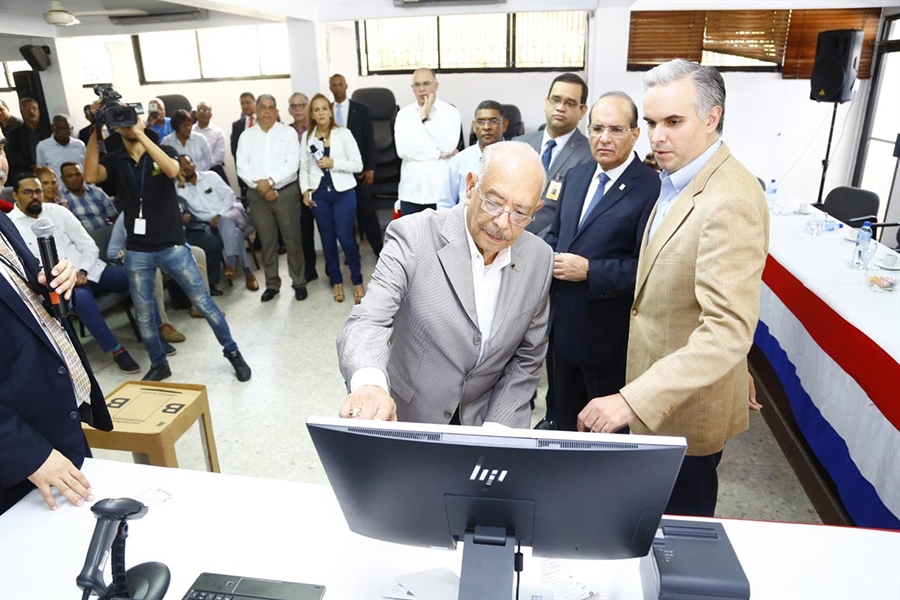Pleno JCE realiza demostración de Voto Automatizado en Casa Nacional del PRSD