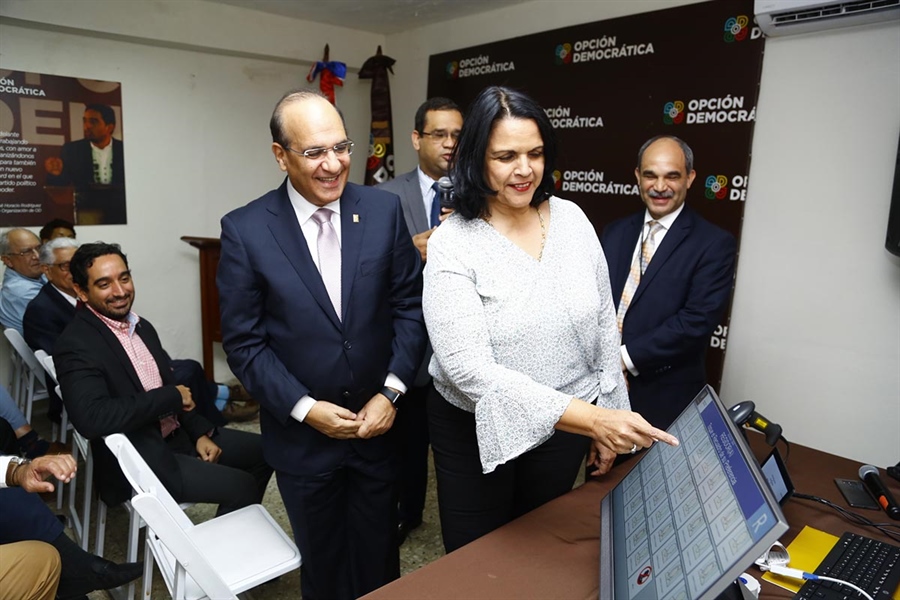 Pleno JCE realiza demostración de Voto Automatizado en la sede de Opción Democrática