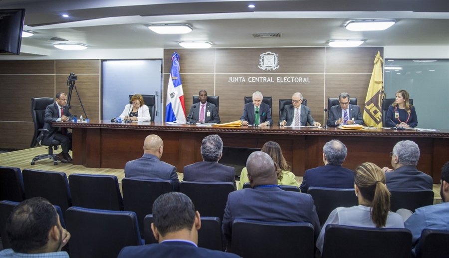 JCE realiza acto de apertura de propuestas económicas de la Licitación Pública Internacional para la adquisición de equipos del proyecto Voto Automatizado