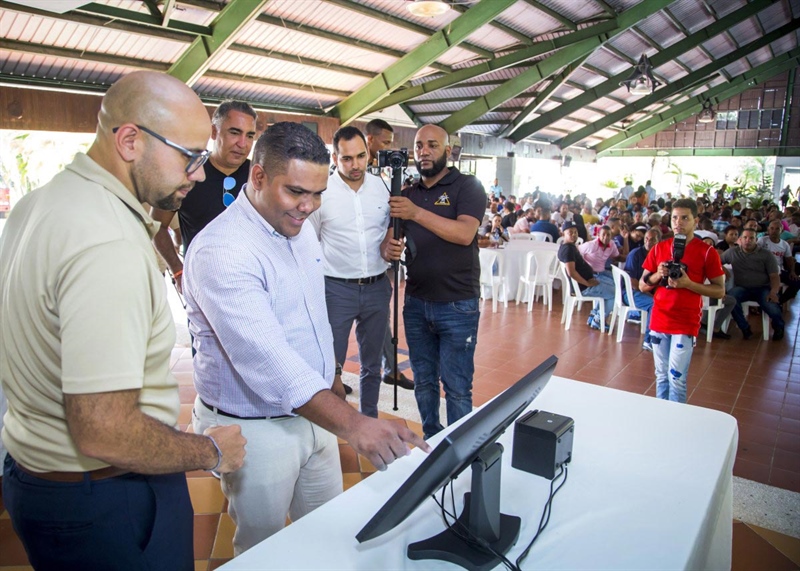 JCE realiza demostraciÃ³n de Voto Automatizado a jÃ³venes emprendedores de La Vega