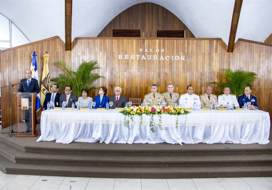 Pleno JCE participa en acto de lanzamiento del Programa de Capacitación de Instructores de la Policía Militar Electoral para Elecciones Municipales