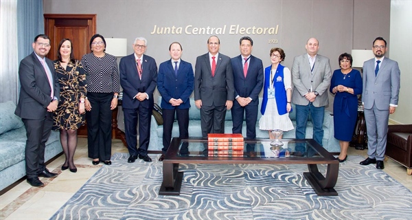 Pleno JCE sostiene reunión con integrantes de Misión de UNIORE  sobre montaje de Elecciones Municipales