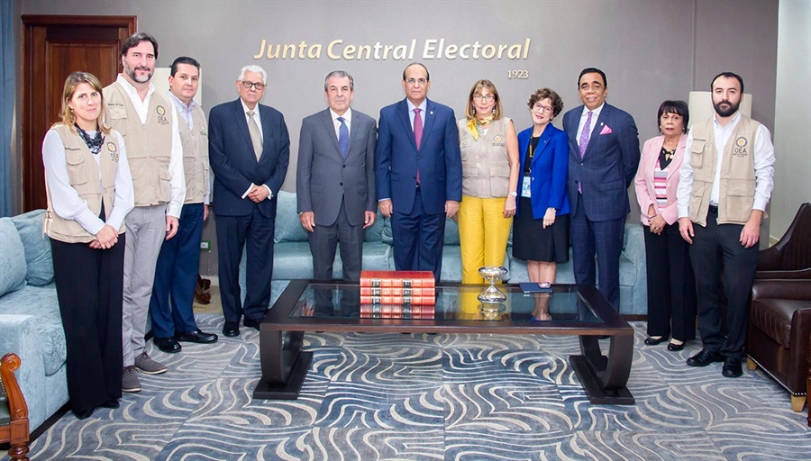 Pleno JCE recibe a representantes de Misión de Observación Electoral de OEA