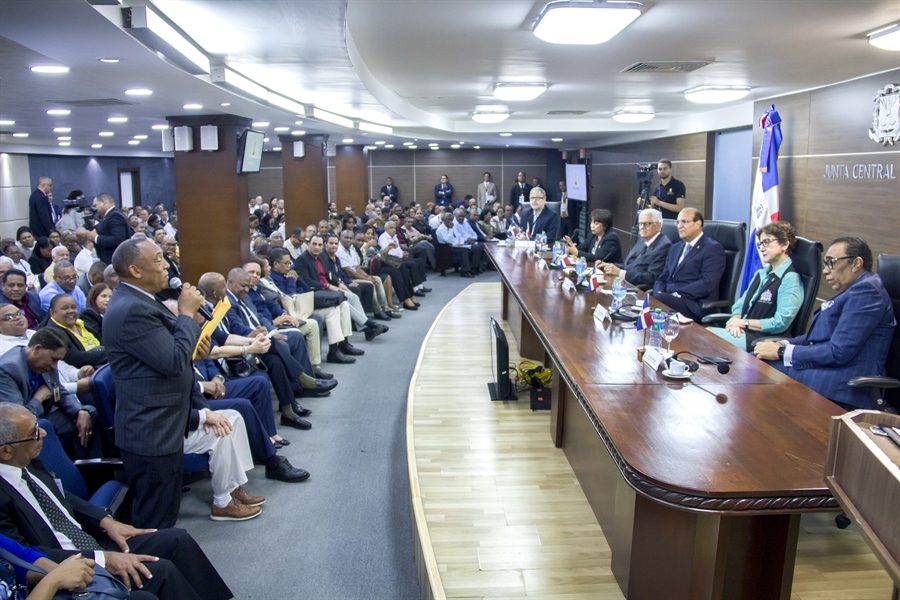 Pleno JCE se reúne con presidentes y secretarios de 158 Juntas ...