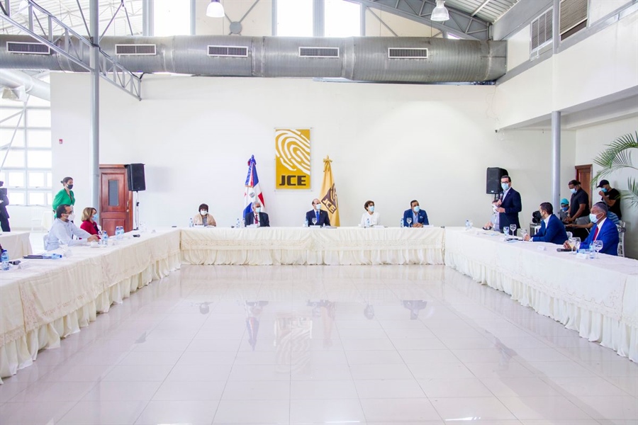 Pleno de la JCE y Comisión de Acompañamiento sostienen reunión de seguimiento para conocer avances de la organización de las elecciones del 5 de julio de 2020