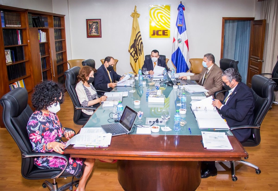 Pleno de la JCE designa miembros en comisiones para adecuación de leyes de Régimen Electoral, Partidos y Registro Civil