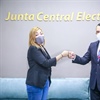 Presidente de la JCE recibe visita de Ana Paola Hall, presidenta del Consejo Nacional Electoral de Honduras
