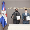 Defensor del Pueblo, Pablo Ulloa y el presidente de la JCE, Román Jáquez Liranzo