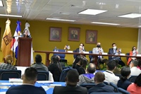 Colaboradores de la Junta Electoral de Santiago reciben taller sobre políticas de inclusión