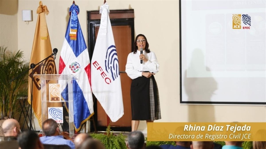 Directora Nacional de Registro Civil dicta conferencia sobre rol de la JCE