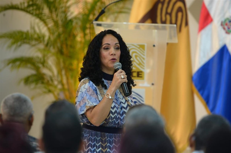 Patricia Lorenzo Paniagua exhorta a ciudadanos a integrarse a los colegios electorales