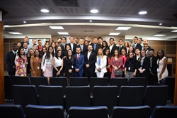 Presidente JCE recibe delegación de Jóvenes por la Democracia