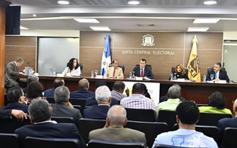 Pleno JCE realiza audiencia pública con organizaciones políticas para tratar sobre equipos a utilizar en elecciones de 2024