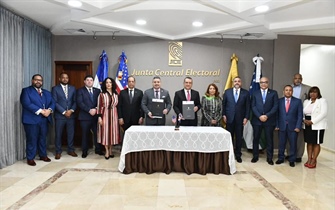 JCE firma acuerdo con el Departamento de la Policía de Nueva York