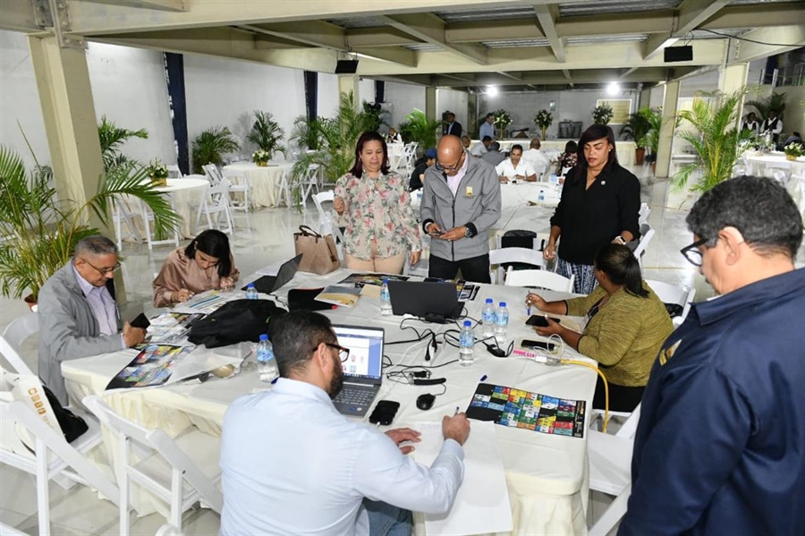 JCE y organizaciones políticas concluyen revisión de boletas para elecciones municipales de 2024