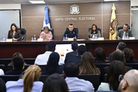 JCE coordina trabajos con personal que supervisará elecciones en el exterior el 19 de mayo
