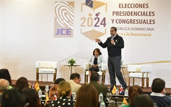 JCE culmina ciclo de conferencias con observadores electorales internacionales de cara a elecciones del 19 de mayo