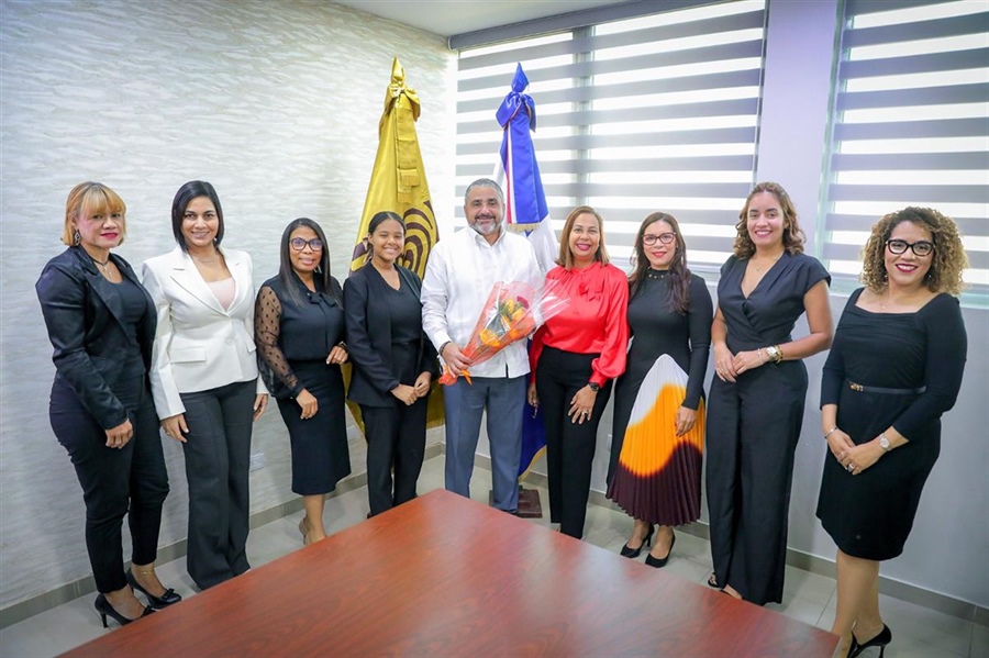 JCE recibe representantes del Colectivo Femenino Internacional para la Democracia