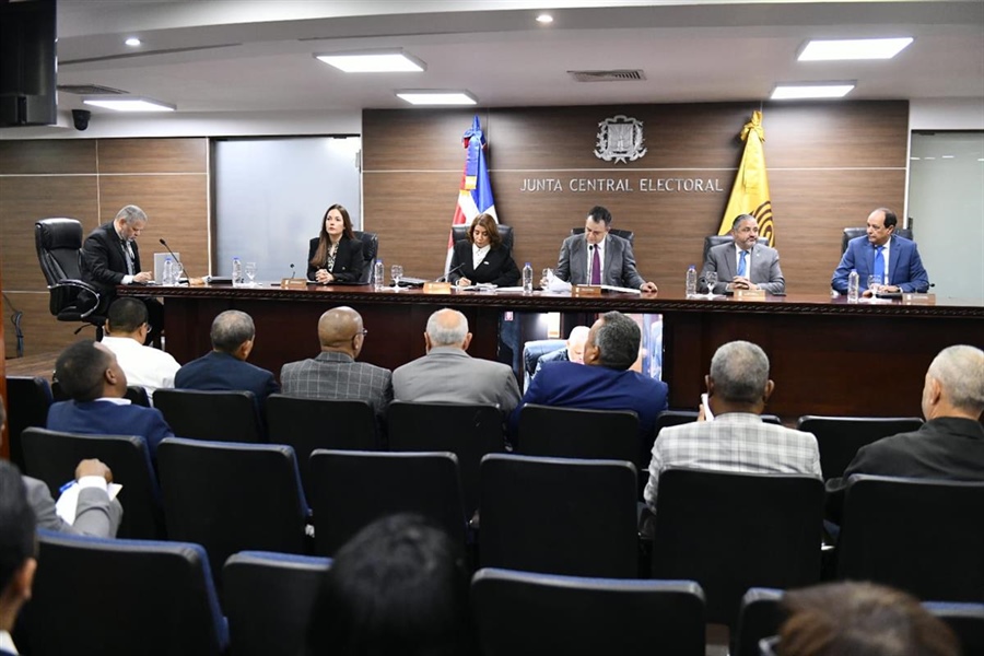 JCE realiza audiencia pública para conocer el borrador del Reglamento de la Ley 4-23