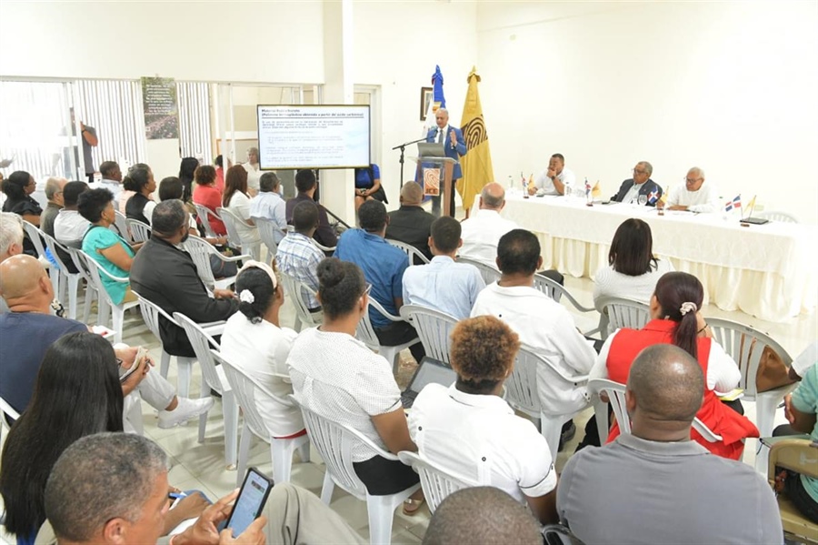 La JCE presenta avances del proyecto de la nueva cédula a líderes religiosos de Monte Plata