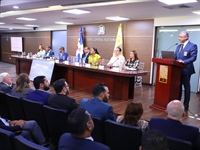 Junta Central Electoral presenta nueva cédula a entidades bancarias y financieras