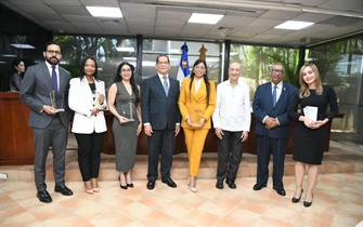 JCE-IESPEC ponen en circulación “Compendio de Ensayos en Materia Electoral y del Estado Civil” del “Tercer Concurso Nacional de Ensayo: Democracia e Identidad 2024”