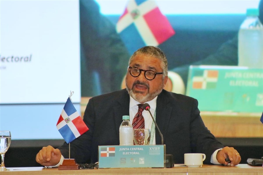 Chami Isa diserta sobre garantías de identidad y seguridad electoral en la XVII conferencia de UNIORE en Paraguay