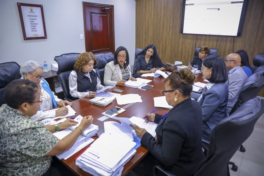 JCE realiza la primera sesión de la Comisión de Oficialías del año 2026