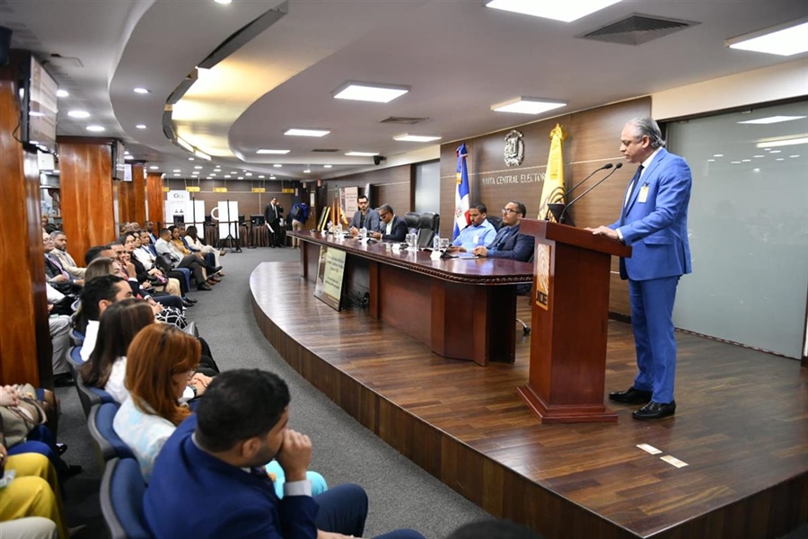 JCE socializa con entidades financieras elementos tecnológicos de la nueva cédula