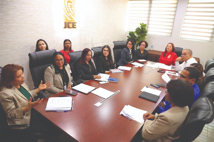 JCE y CONADIS coordinan jornada para captura de datos a personas con discapacidad para la nueva cédula