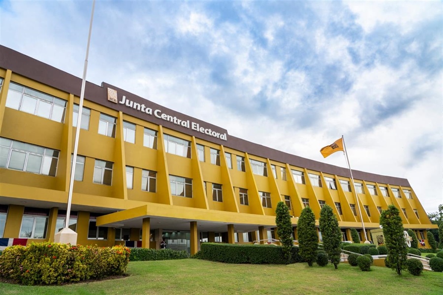 JCE recibió 236 mil 358 solicitudes de servicios para la nueva cédula desde el 12 al 25 de abril