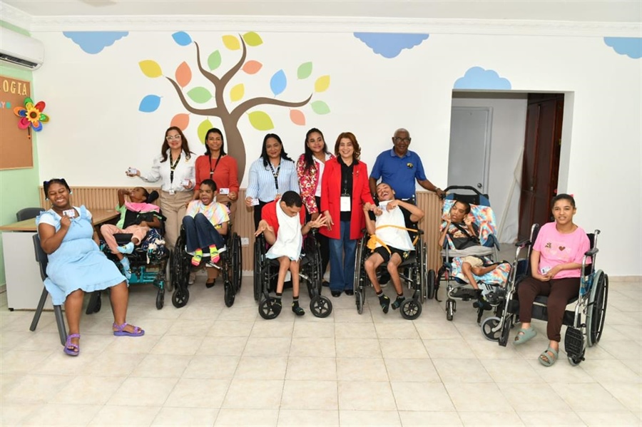 JCE continúa la entrega de la nueva cédula a personas con discapacidad