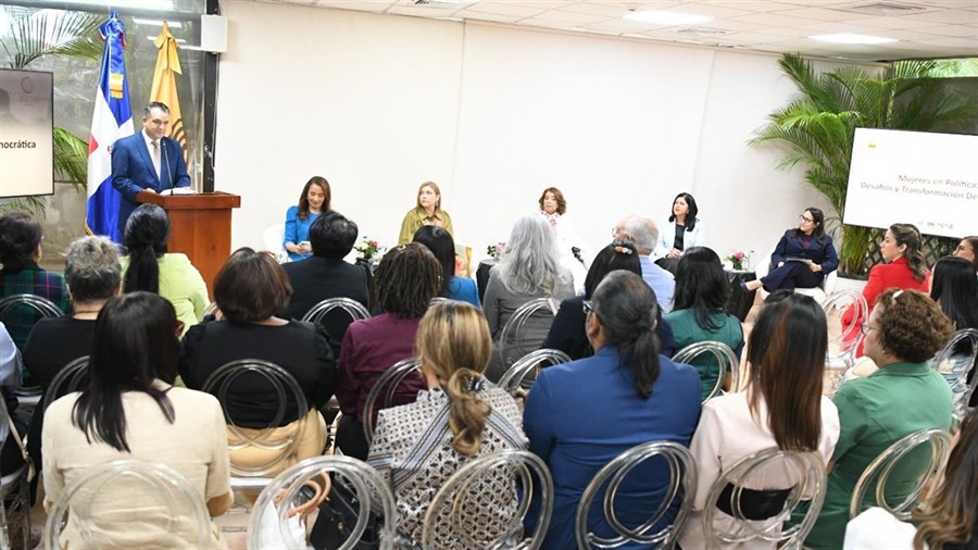 Comisión de Género de la JCE realiza el panel “Mujeres en Política: desafíos y transformación democrática”