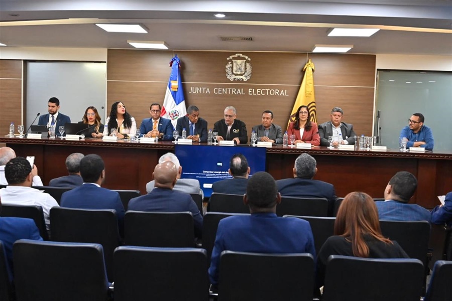 Mesa Técnica de la JCE trata avances de la renovación de la cédula con organizaciones políticas