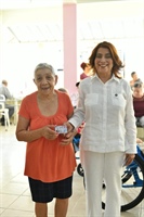 JCE entrega la nueva cédula a adultos mayores del Hogar de Ancianos América Esperanza en SFM