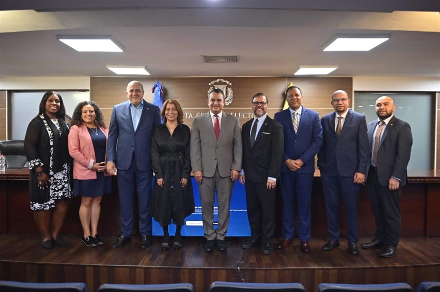 JCE recibe visita de la 5ta. Delegación de Oficiales del estado de NY; socializan sobre rol de la institución y el proceso de cedulación