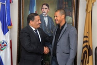 Presidente JCE recibe al campeón olímpico Félix Sánchez