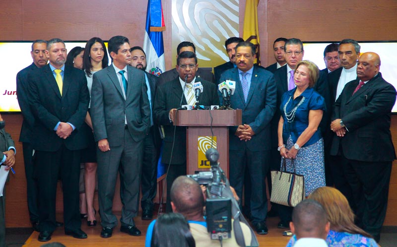 JCE comparte experiencias con TSE de Honduras